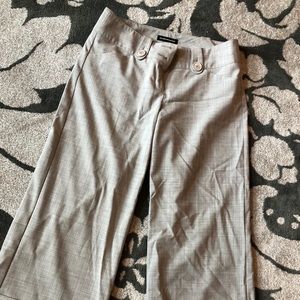 Gray express editor Capri pants